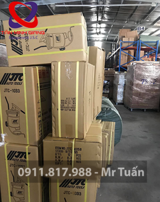 Hàng Jtc-1033 nhập kho để giao cho khách hàng