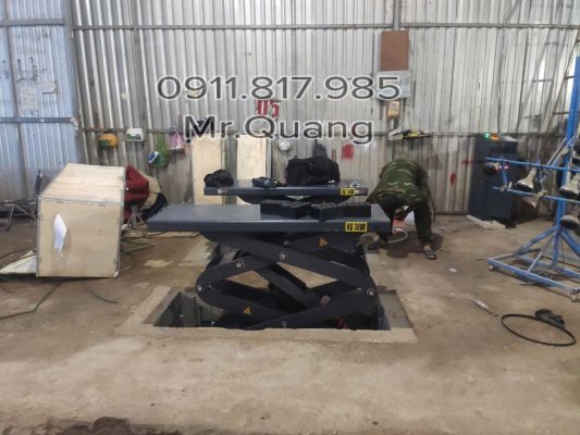 Cầu nâng cắt kéo âm nền