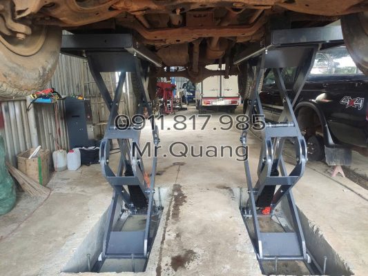 Cầu nâng cắt kéo âm nền