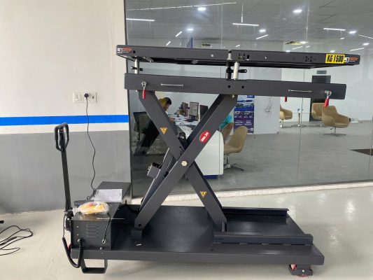 Bàn nâng pin xe điện