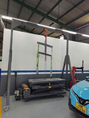 Bàn nâng pin xe điện